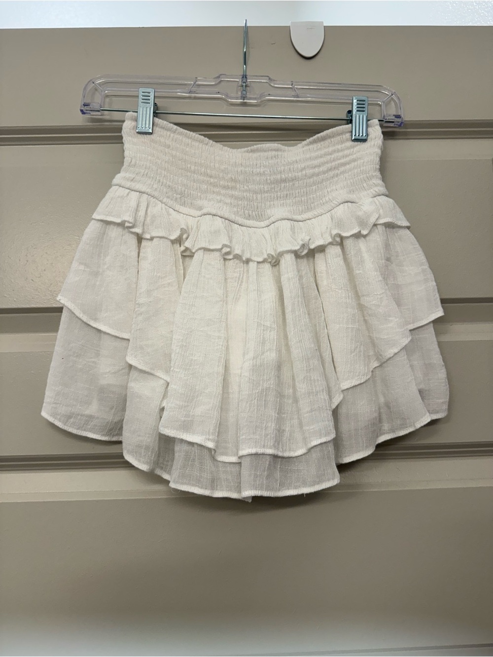 DO+BE White Tiered Ruffle Smocked Mini Skirt